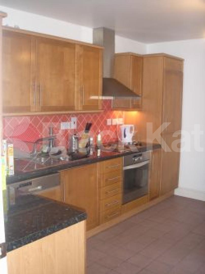 			3 Bedroom, 1 bath, 1 reception House			 Thane Villas, HOLLOWAY N7